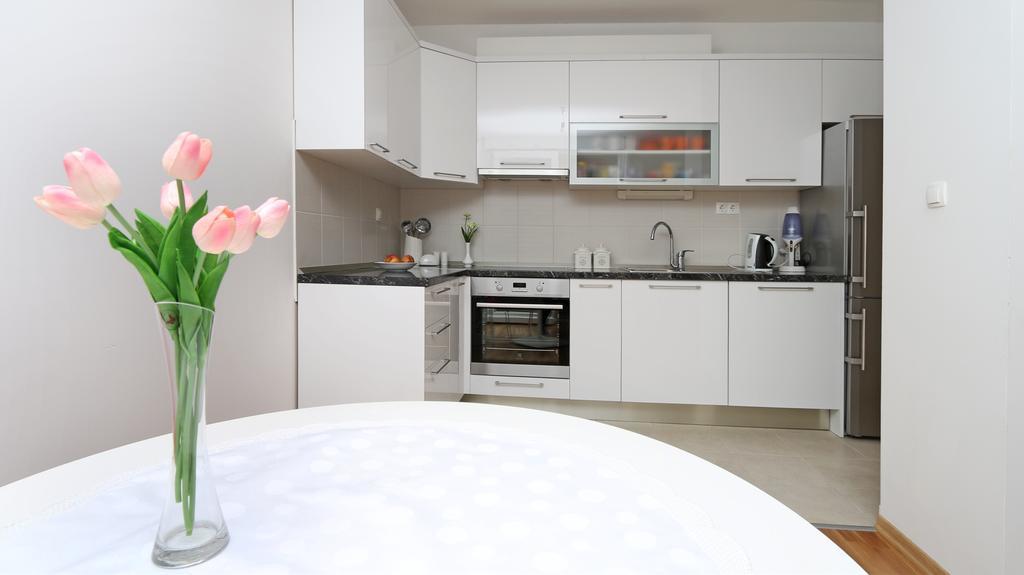 Antonijas Sunny Apartment มาคาร์สกา ภายนอก รูปภาพ