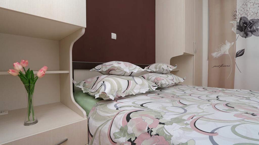 Antonijas Sunny Apartment มาคาร์สกา ภายนอก รูปภาพ