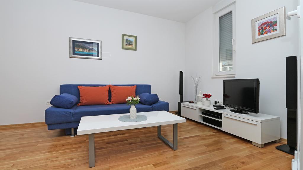 Antonijas Sunny Apartment มาคาร์สกา ภายนอก รูปภาพ
