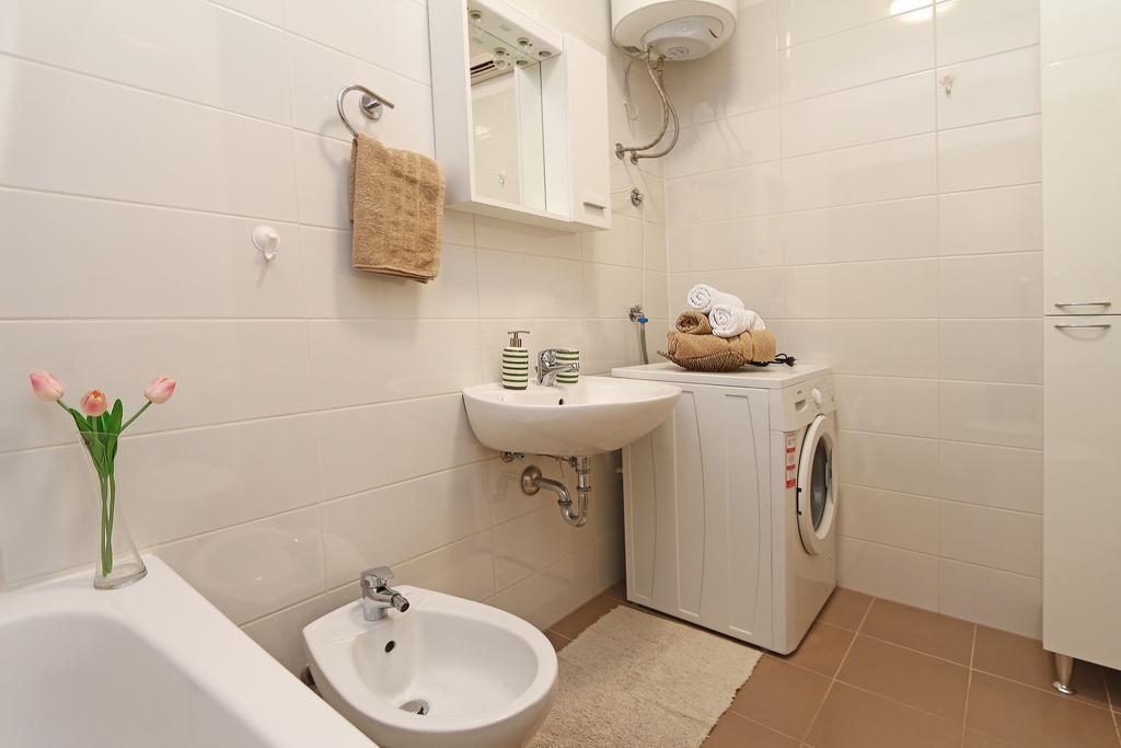 Antonijas Sunny Apartment มาคาร์สกา ภายนอก รูปภาพ