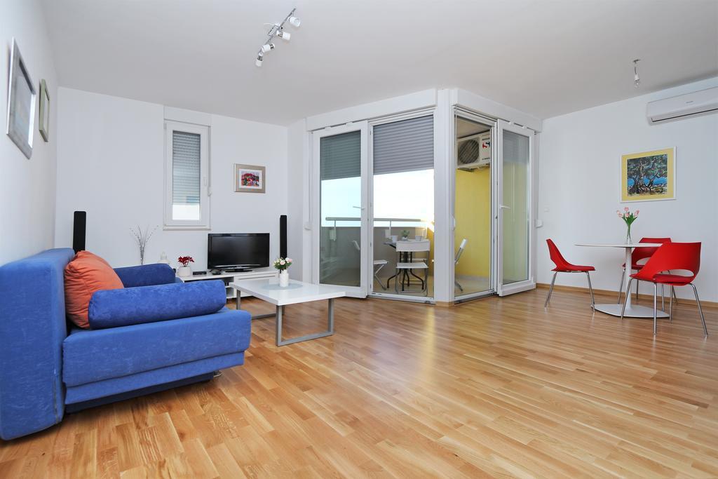 Antonijas Sunny Apartment มาคาร์สกา ภายนอก รูปภาพ