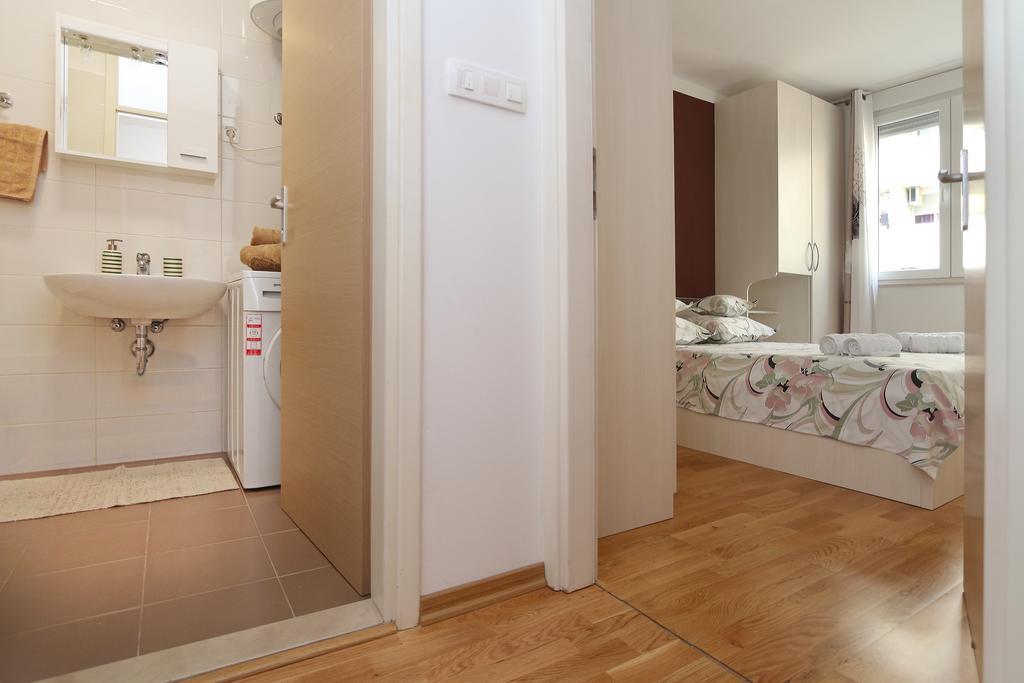 Antonijas Sunny Apartment มาคาร์สกา ภายนอก รูปภาพ