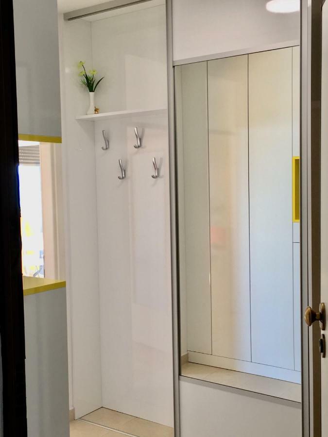 Antonijas Sunny Apartment มาคาร์สกา ภายนอก รูปภาพ