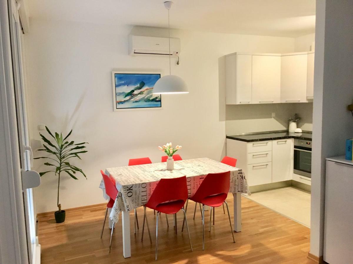 Antonijas Sunny Apartment มาคาร์สกา ภายนอก รูปภาพ